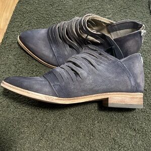 Free People Lost Valley Ankle Boots Sz 38 Navy Leather